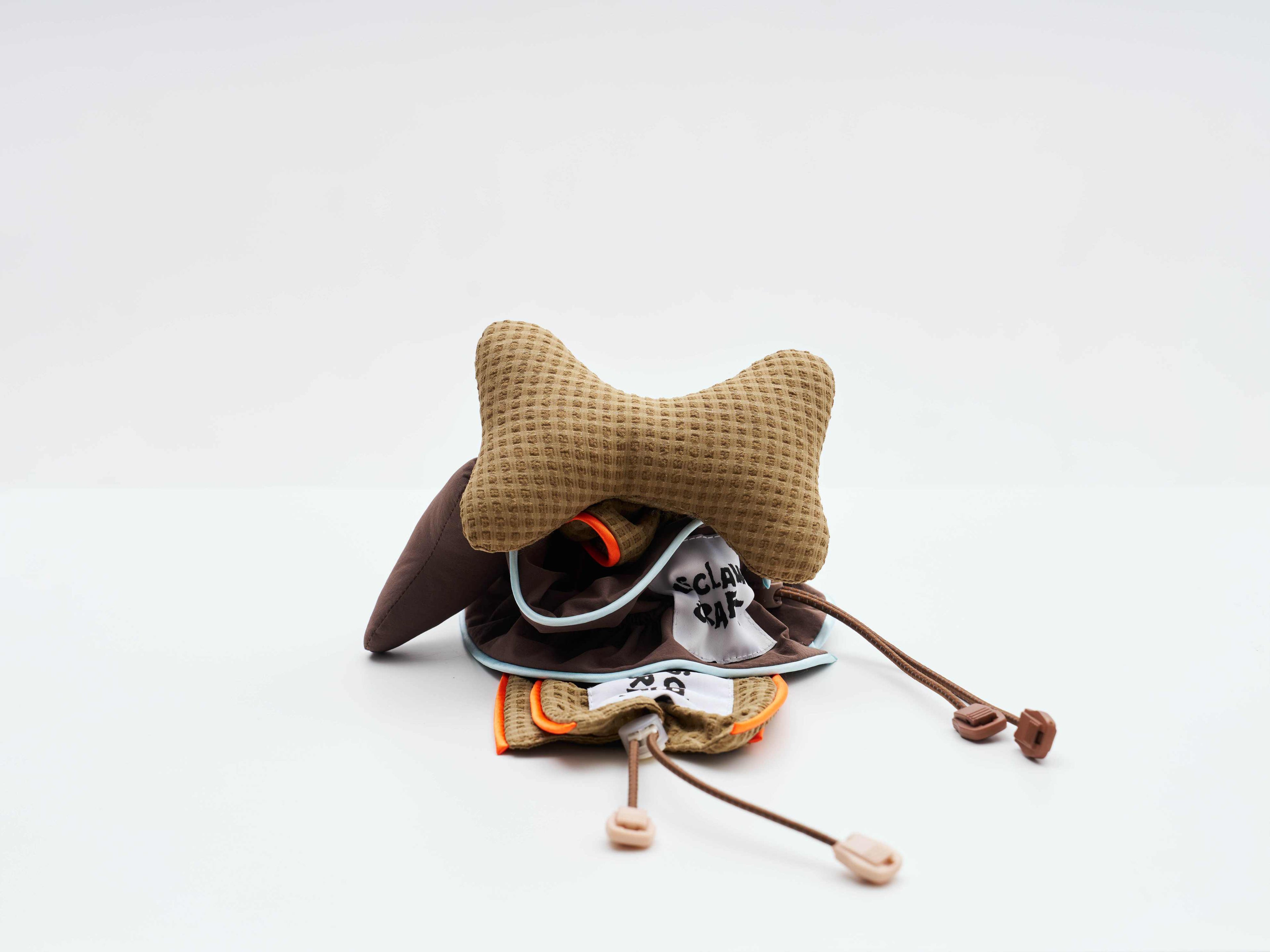16 CLAW CRAFT - Bone-shaped dog bibs