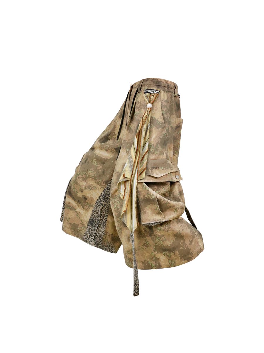 RELABEL (Cut-out Pattern) Camouflage Leopard-print Patchwork Detachable Scarf-Tie Workwear Cropped Shorts Main image