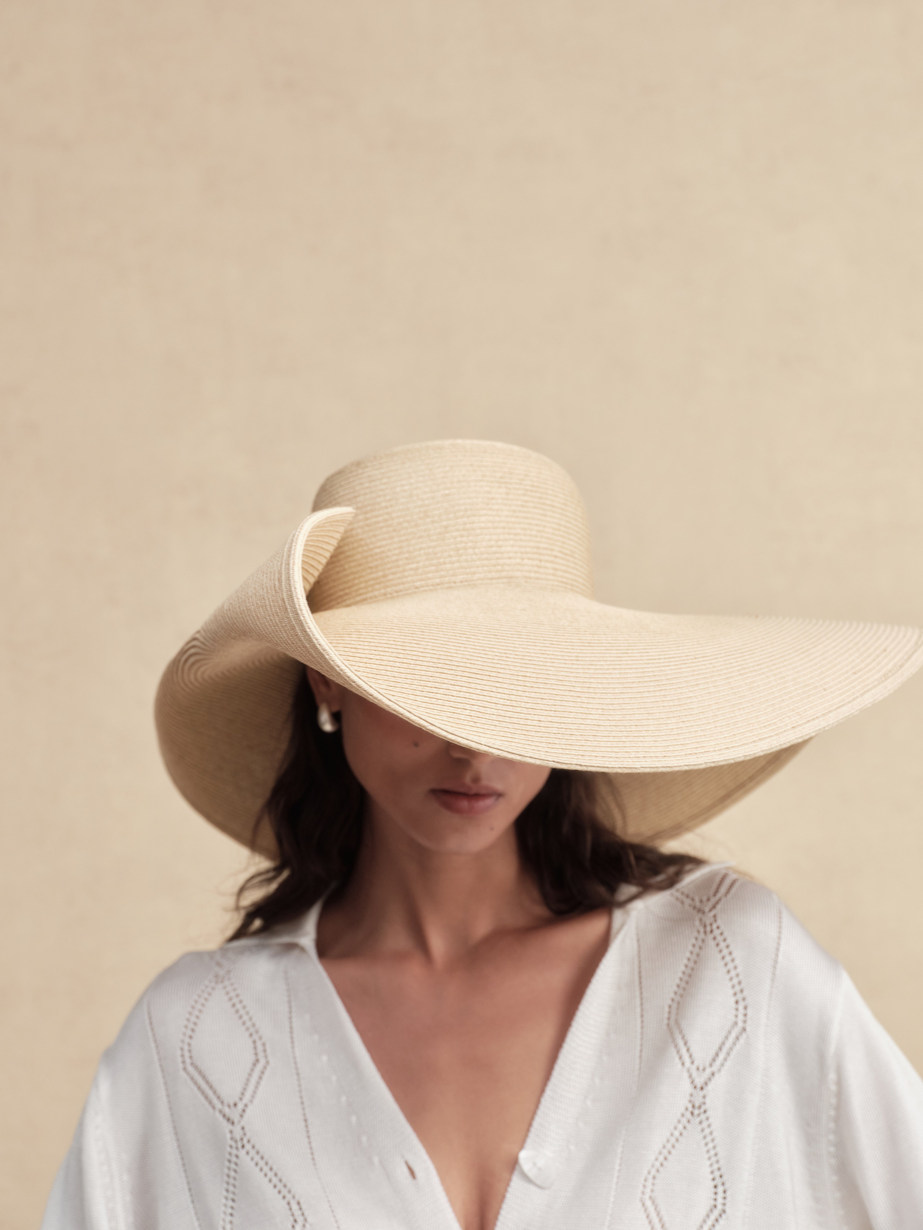 Streamlined Oversized Wide Brim Sun Hat