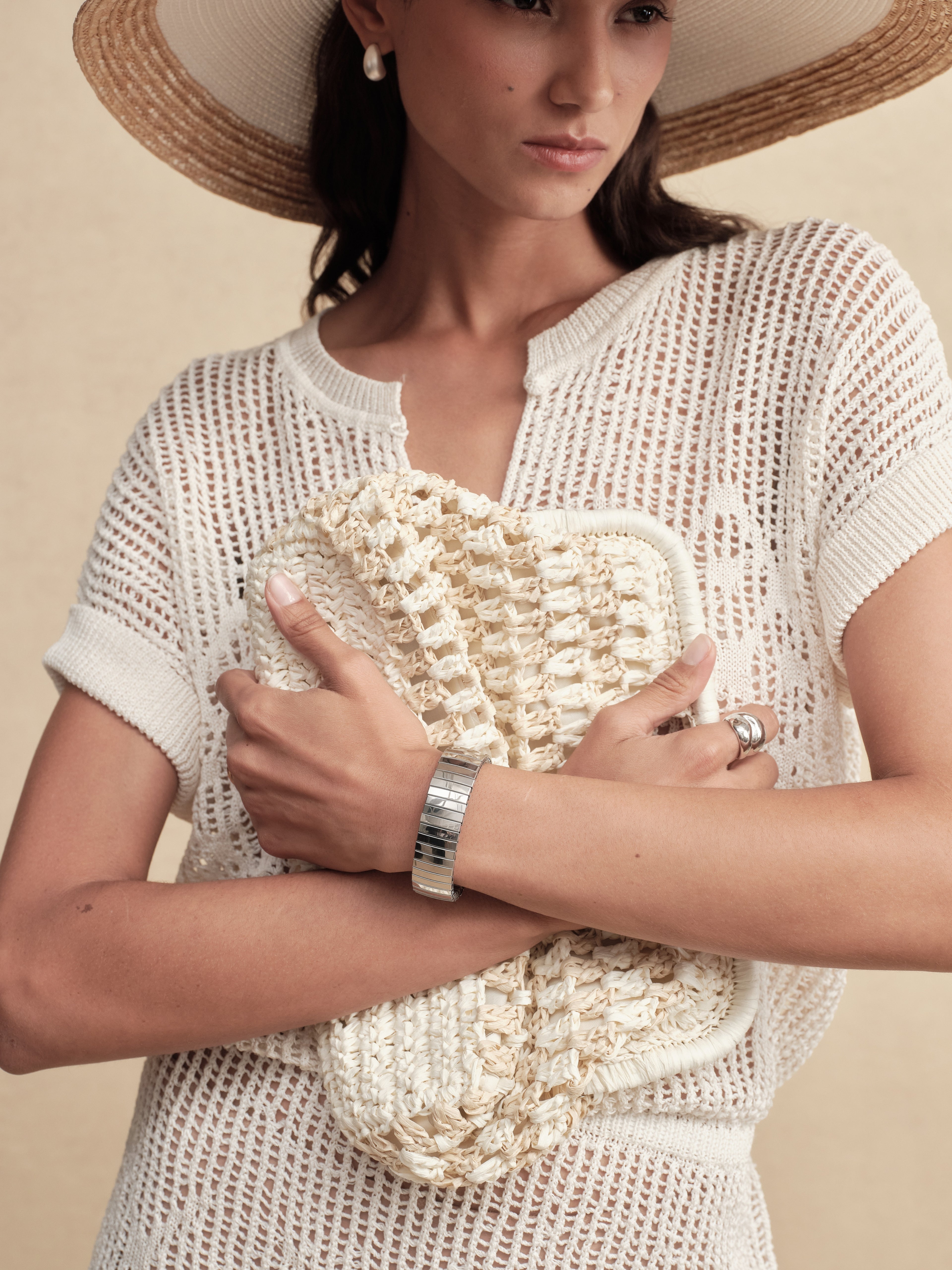 Cloud-shaped Straw Clutch Bag