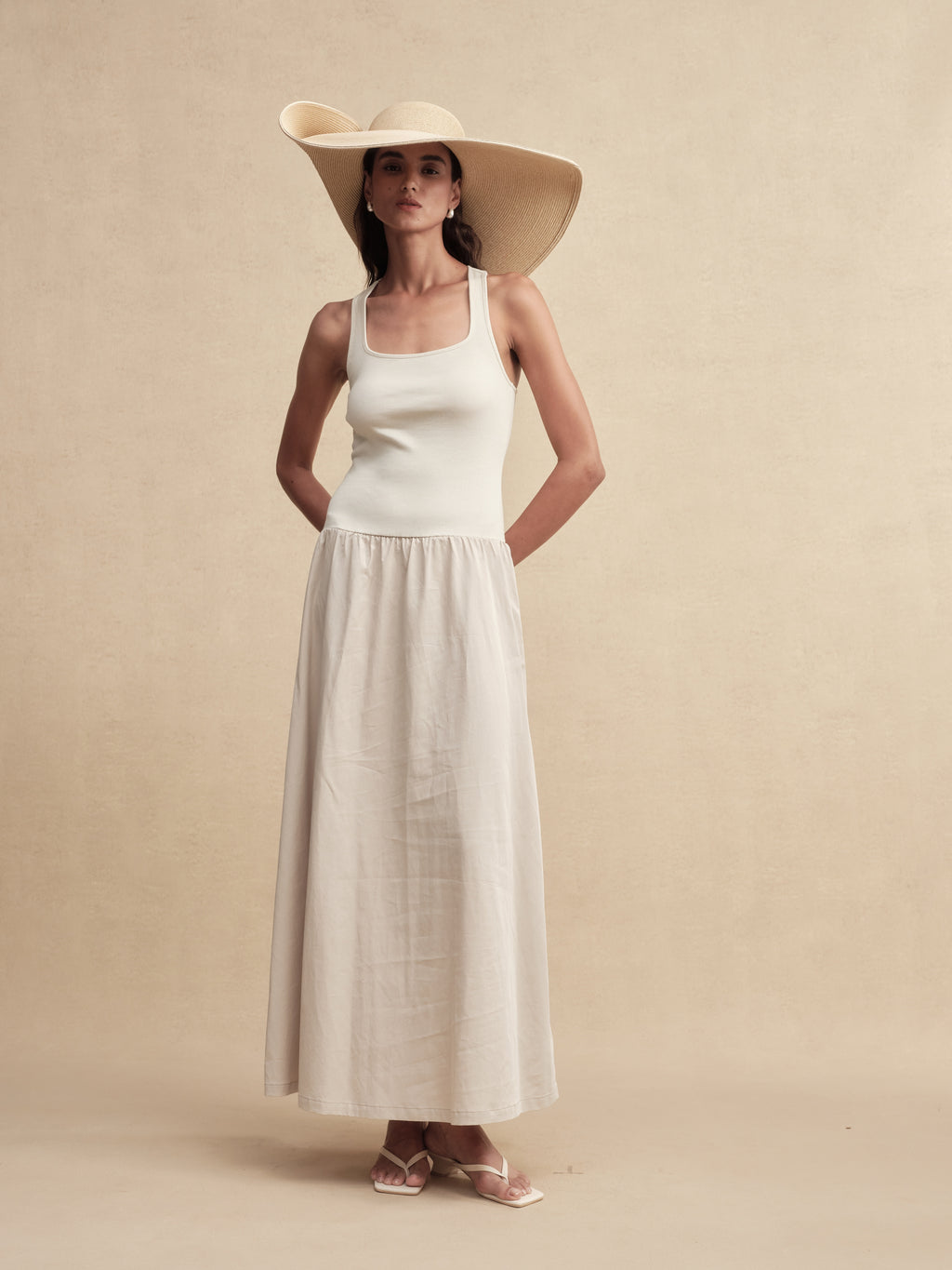 Streamlined Oversized Wide Brim Sun Hat