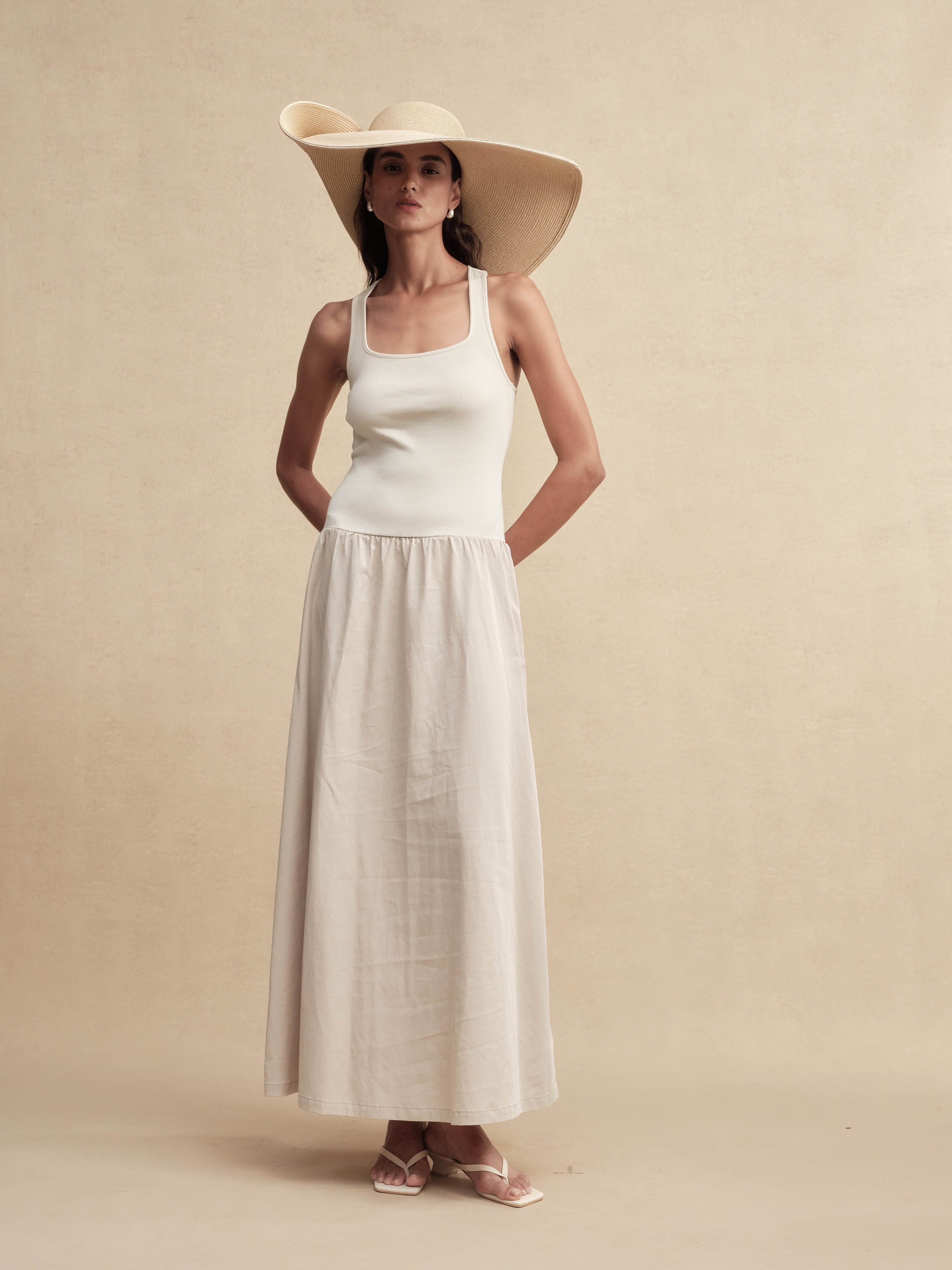 Streamlined Oversized Wide Brim Sun Hat