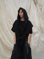 RELABEL Time Element (Dynamic Parallax) Circular-Cut Segmented Short-Sleeve Detachable Hooded Top
