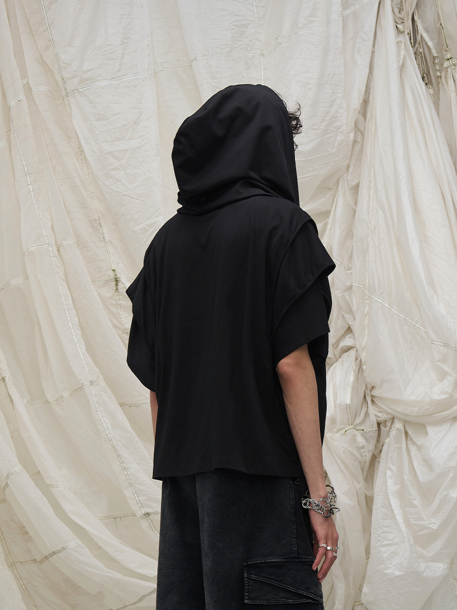 RELABEL Time Element (Dynamic Parallax) Circular-Cut Segmented Short-Sleeve Detachable Hooded Top