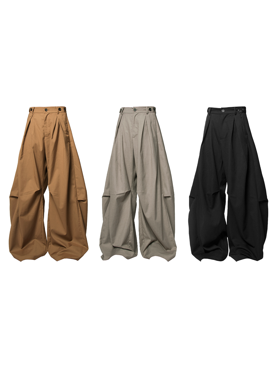 RELABEL Three-dimensional Design (Lines and Angles) – Horizontal and Vertical Combination, Pleated, Draped, Loose-fitting, Curved-leg Trousers