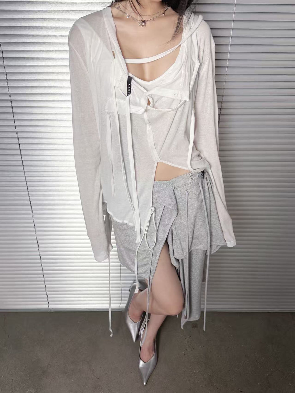 White And Black Long-sleeved Top