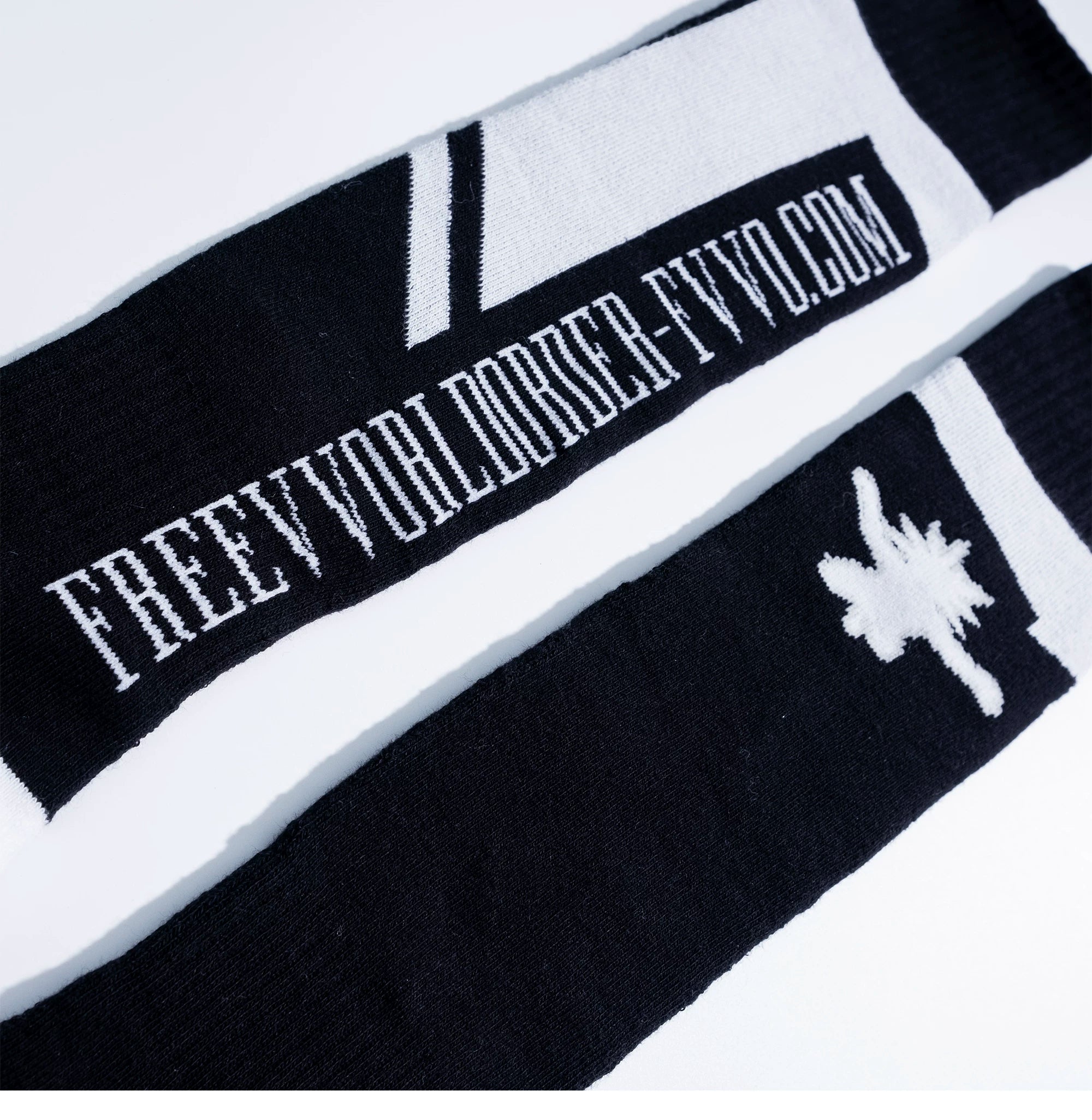 “FVVO.COM” Jacquard Knee-High Socks