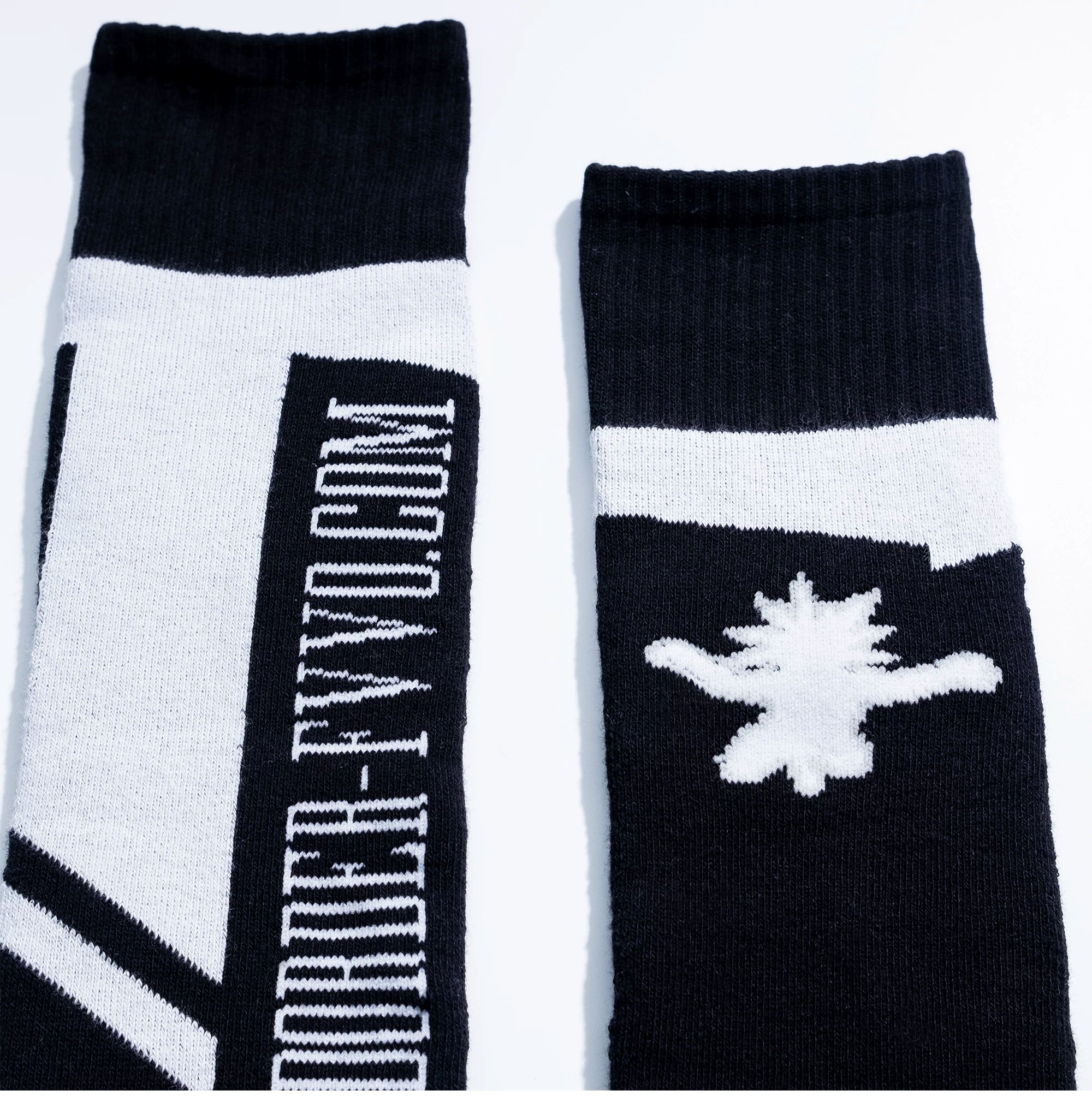 “FVVO.COM” Jacquard Knee-High Socks