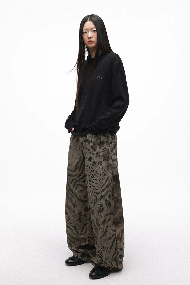 Leopard Digital Print Curved Panel Denim Pants with Double Waistband – Trendy Split Design Jeans