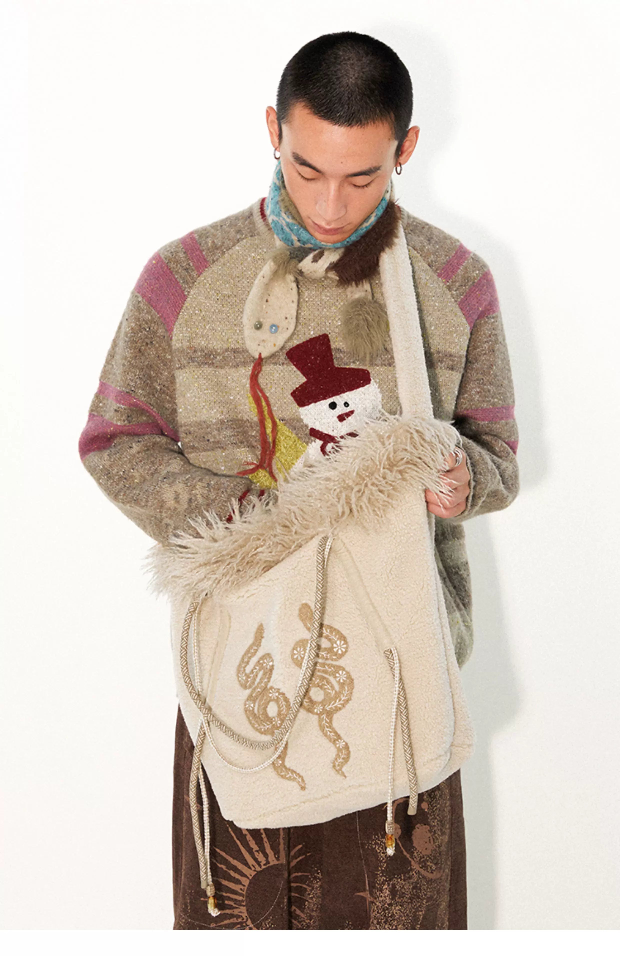 Snake Print Lamb Wool Embroidered Bag Secondary image