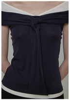 Contrast Color Off-Shoulder T-Shirt