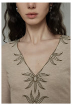 Vintage Embroidered V-Neck Slim-Fit Knit Top