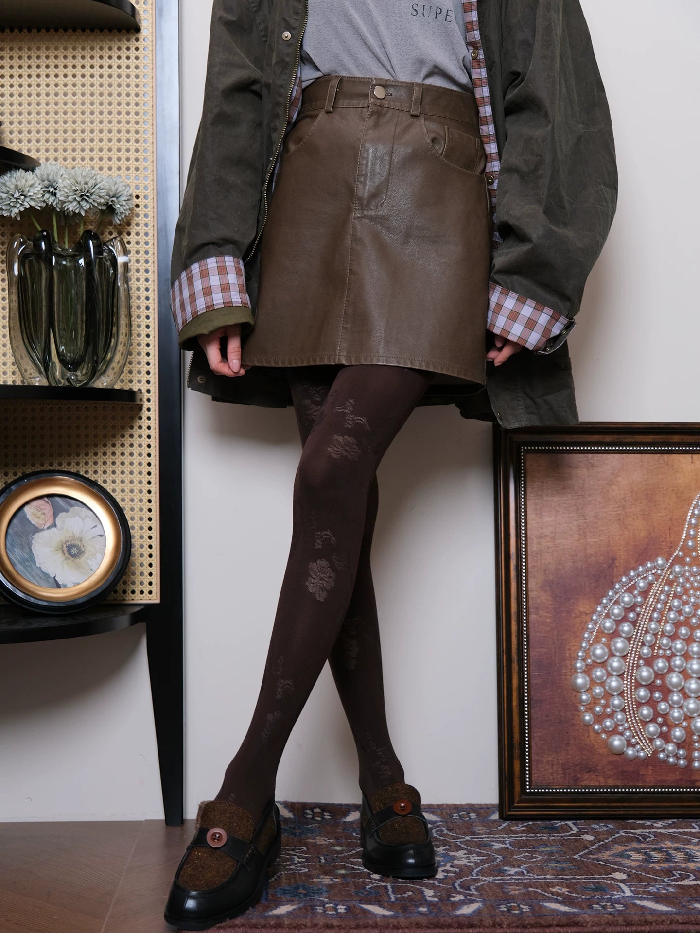 Vintage Rose Jacquard Brown Tights Secondary image