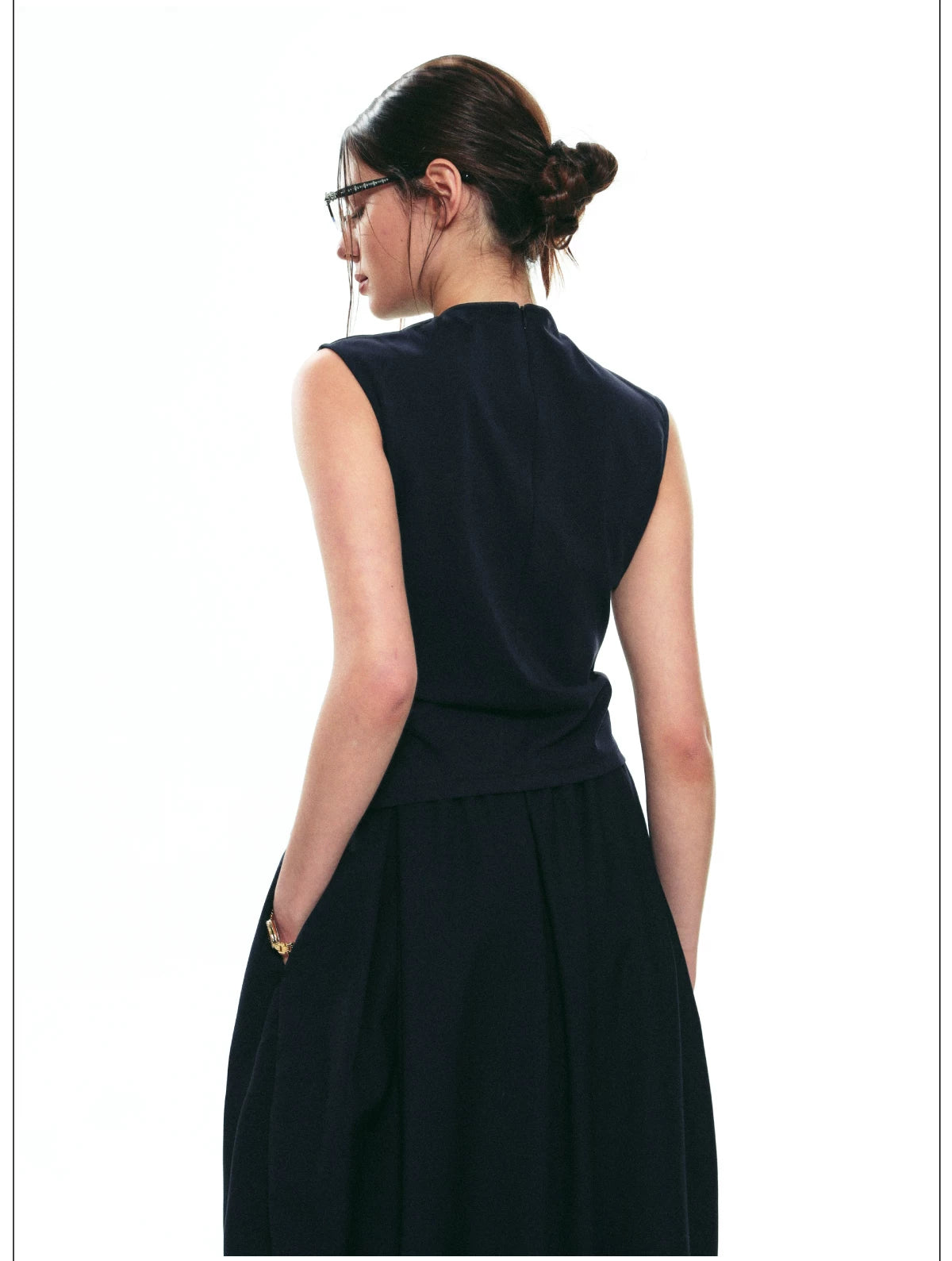 French-Inspired Slim-Fit Sleeveless Twist Top Set