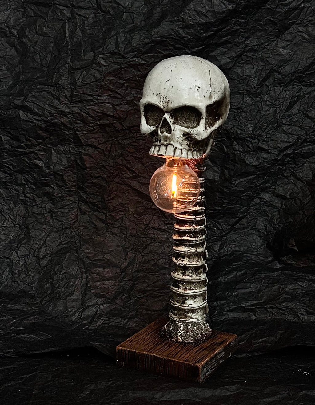 Gothic Skull Skeleton Table Lamp
