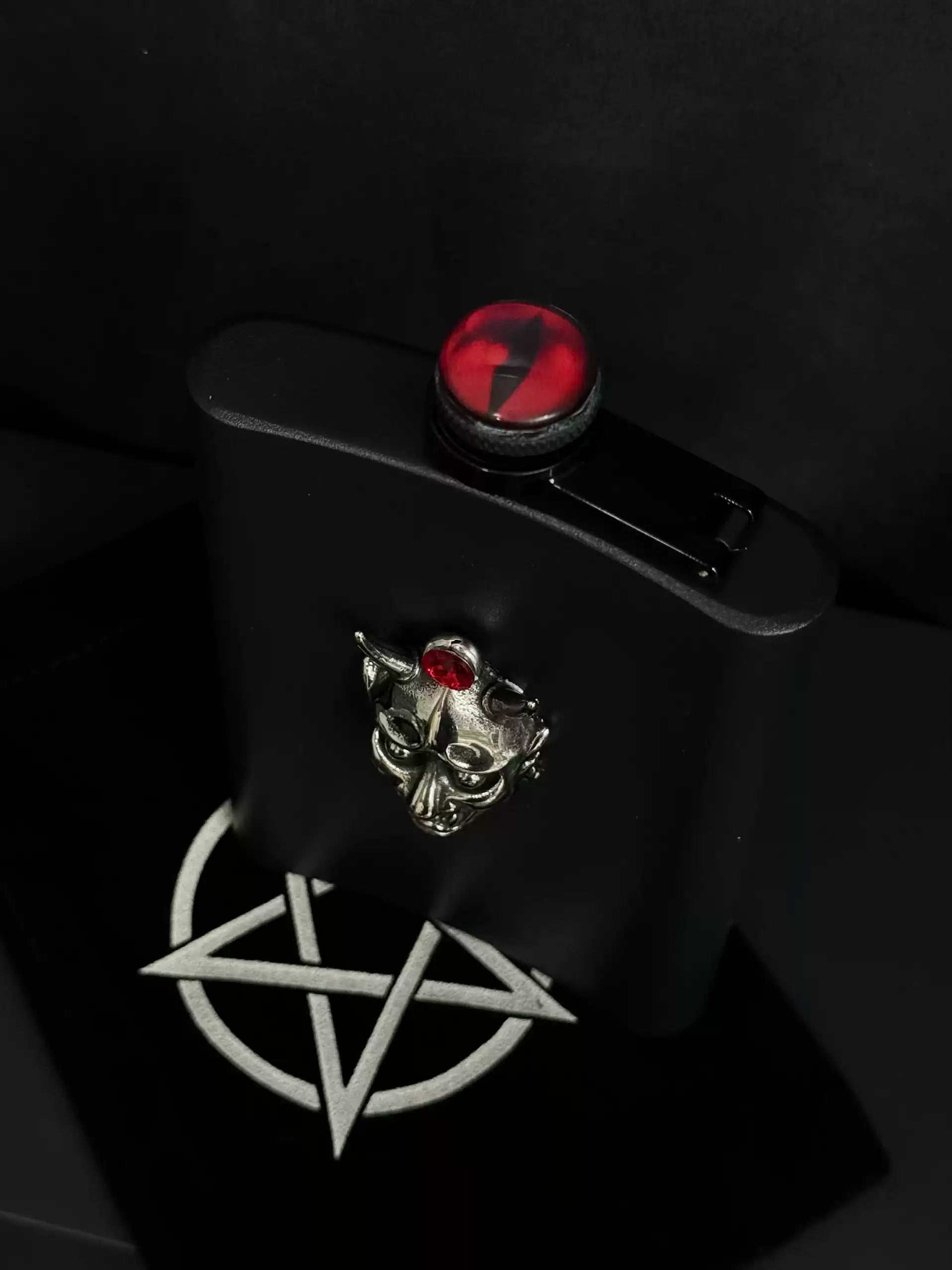 Dark Demon Eye Sake Bottle Secondary image