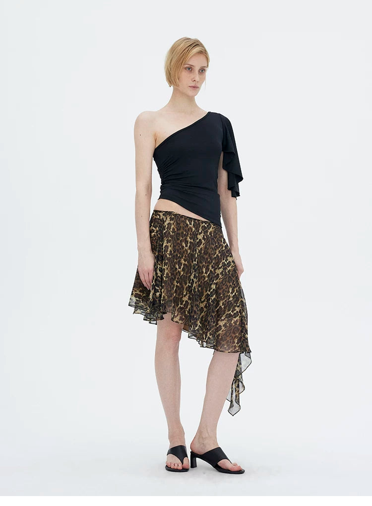 Asymmetric One-Shoulder Ruched Fitted Top