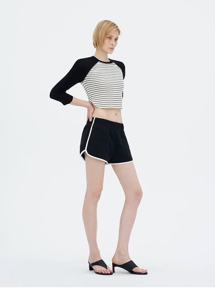 Contrast Raglan 3/4 Sleeve Curved Hem Cropped T-Shirt