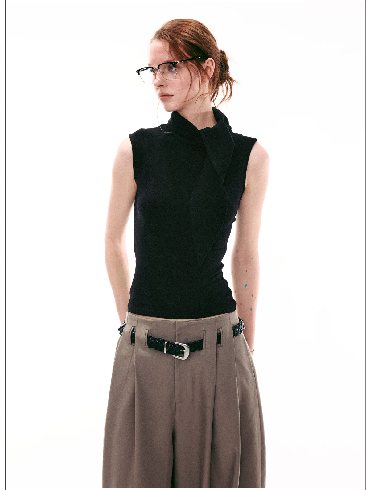 Elegant French Tie-Neck Sleeveless Fitted Top